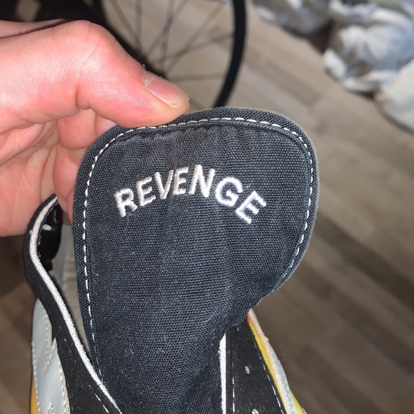 Revenge x Storms Black Flame - Picture 4 of 6